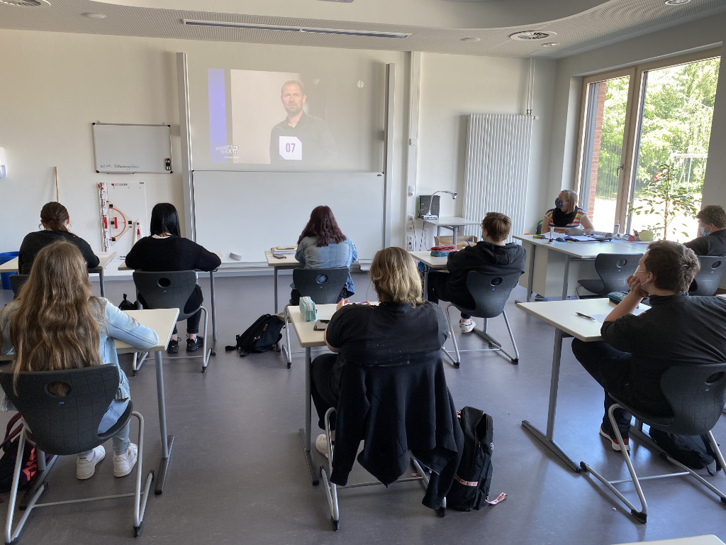 What's Next Streaming in Klassenraum Schule